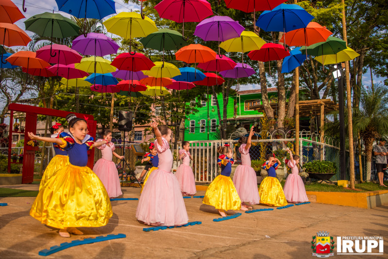 Apresentações na Praça de Primavera