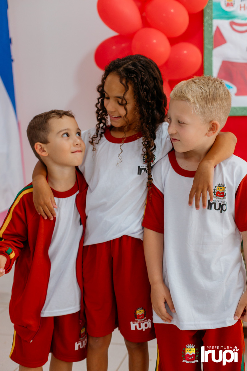 Entrega dos Uniformes - EMEIEF Valdecy Afonso Moreira