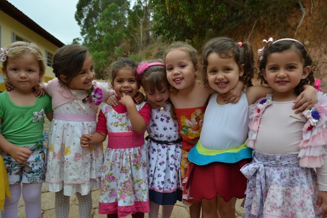 Crianças do Estrelinha do Saber celebram Primavera