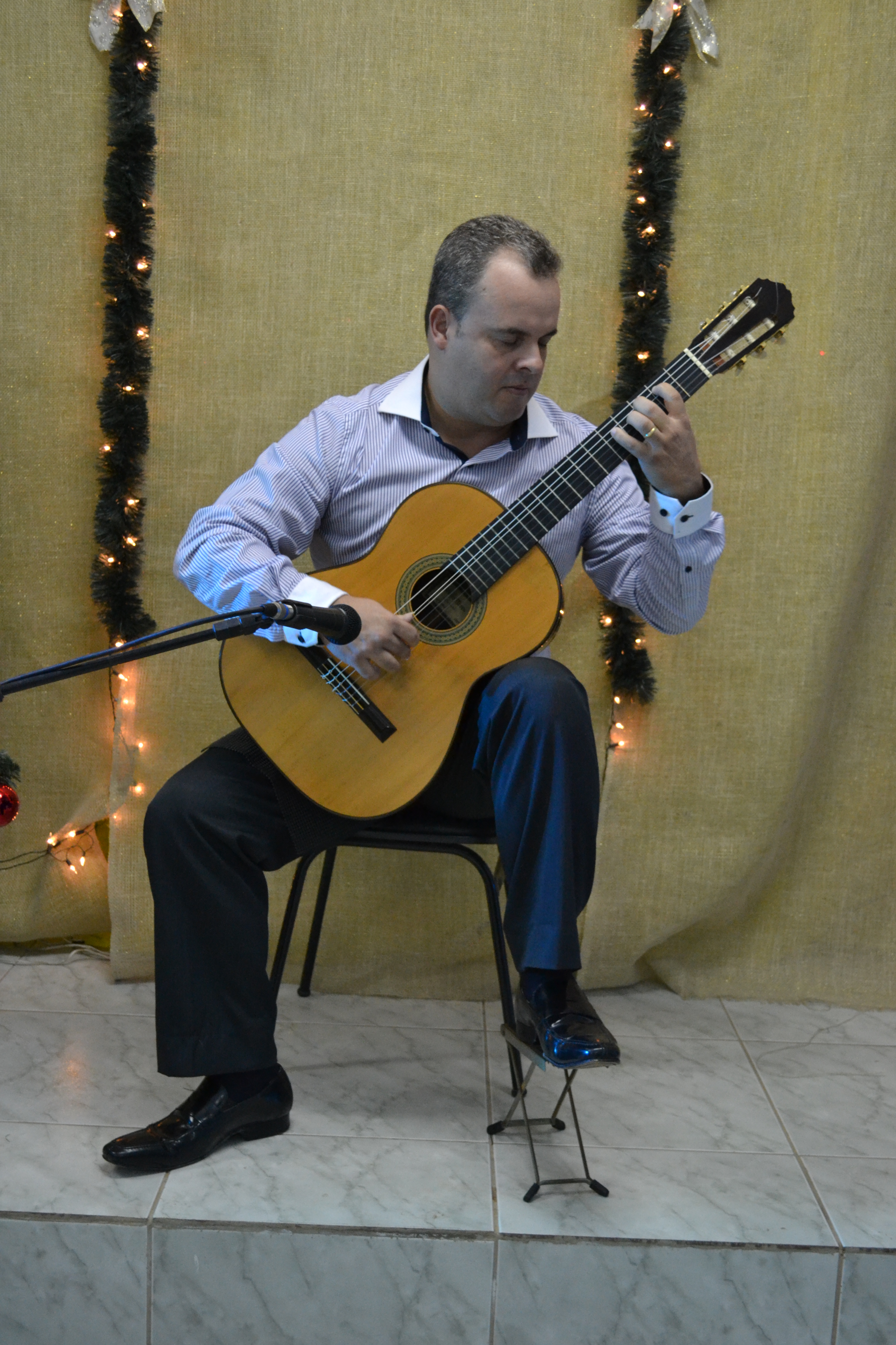 Consagrado violonista, Moacyr Teixeira, se apresenta em Irupi