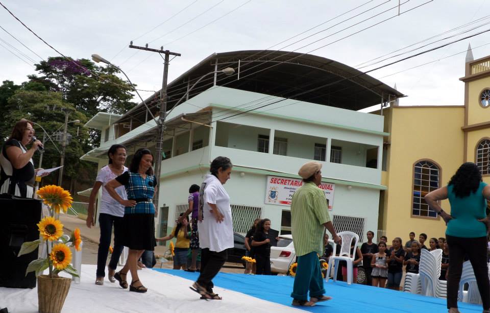 Desfile celebra o Dia Internacional da Mulher