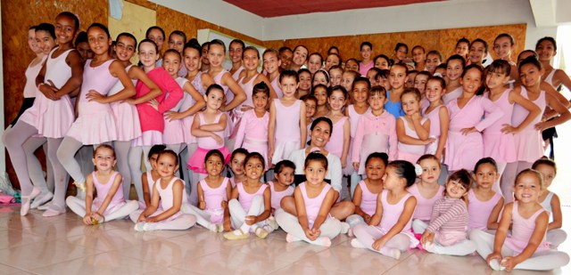 O Ballet Educart de Irupi e os bastidores do ensaio do espetáculo A Floresta Encantada