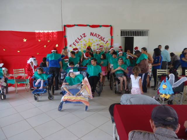 APAE Irupi transforma alunos em artistas para celebrar o Natal