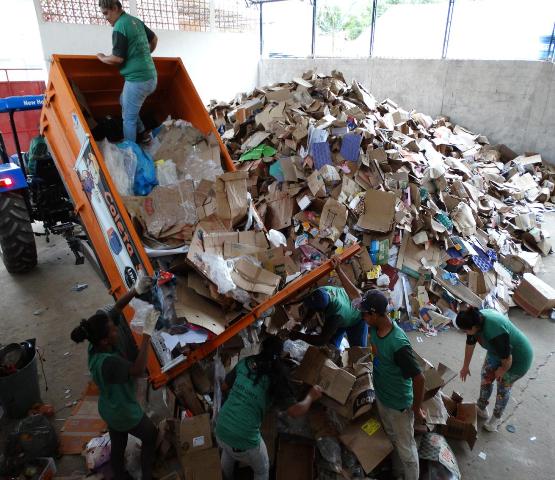 Prefeitura de Irupi investe na Associação de catadores e coopera na busca por recursos do Estado