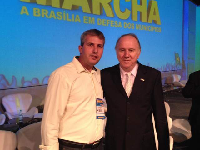 Prefeito de Irupi participa da Marcha dos Prefeitos em Brasília