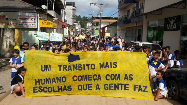 Maio Amarelo: Estudantes de Irupi mobilizam sociedade por um trânsito melhor