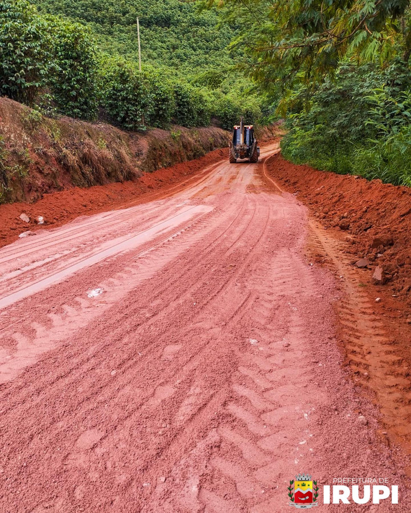 Secretaria Municipal de Infraestrutura segue fazendo manutenção nas estradas rurais do município